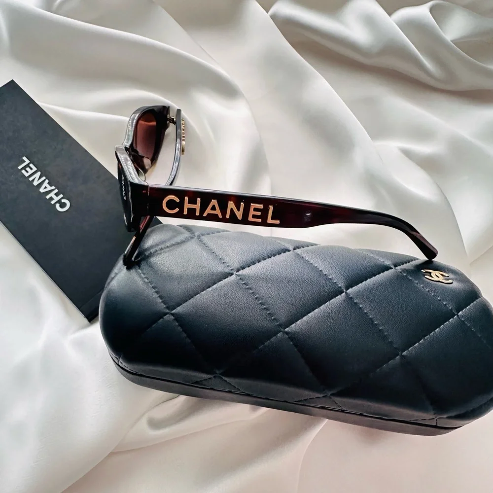 New Rare CHANEL Sunglasses Rectangle A71280